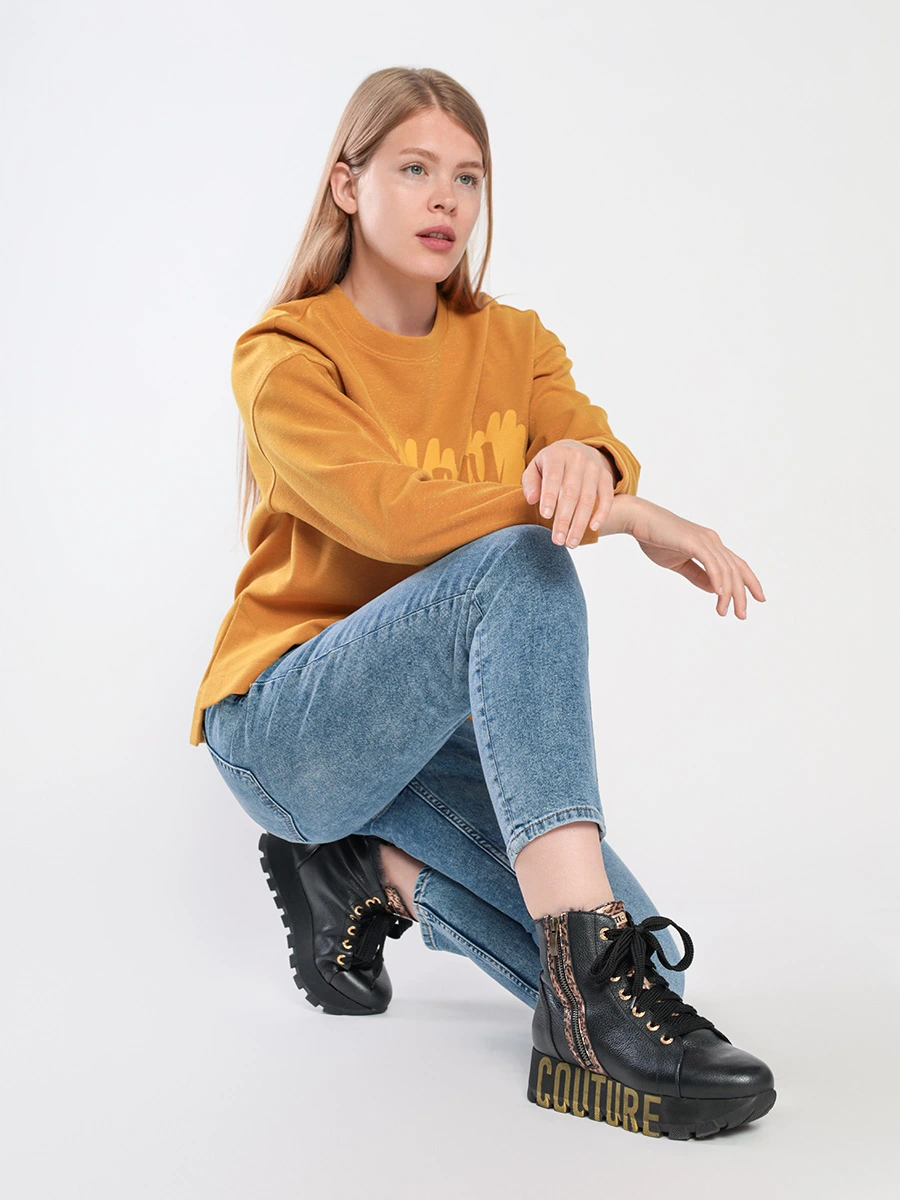 Ботинки черного цвета на платформе